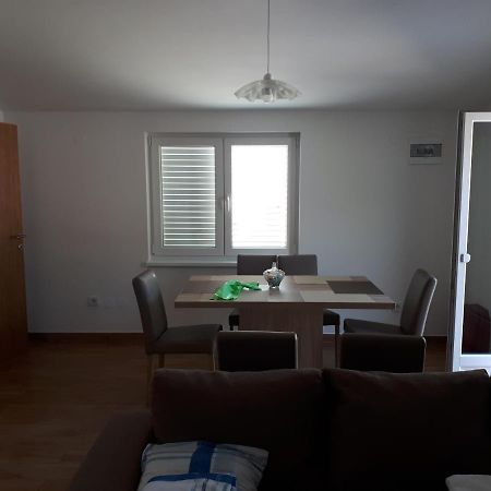 Apartmani Andrea Karlobag Exterior photo